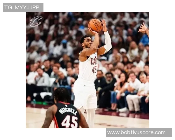 阿德巴约三分表现起伏17分8板展现出色防守能力