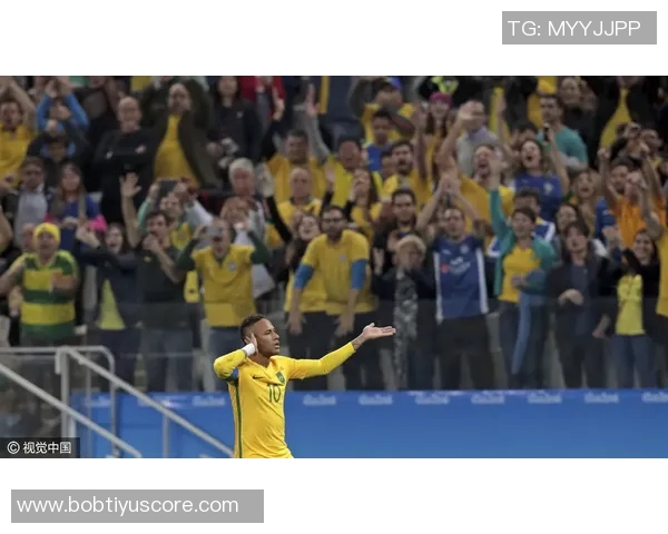 亨特半场14分钟因伤退场6投3中罚球6中5贡献14分2助希望恢复顺利