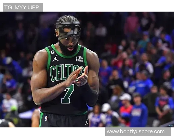 杰伦布朗左腿筋紧张状态不明绿军官方宣布回归存疑 杰伦布朗左腿筋紧张状态不明绿军官方宣布回归存疑