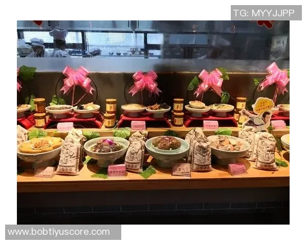 拉基蒂奇与诺伊尔阿萨莫阿合影穆勒赞叹组合实力强大