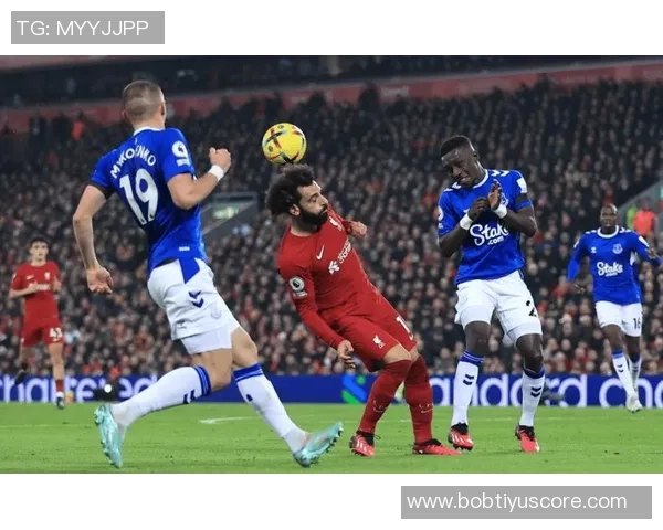 桑德兰爆冷击败切尔西跃升英超第二球迷高唱争冠信心满满