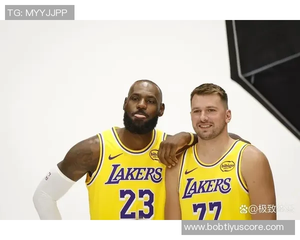 雷迪克谈球队氛围提升称互动改善助力团队凝聚力增强