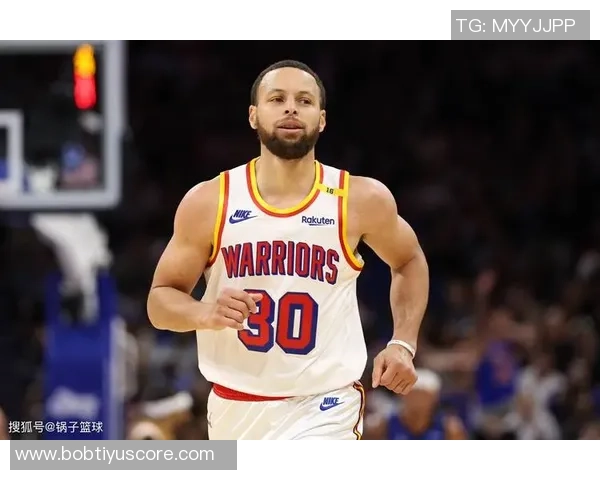 波杰与库里携手迎来第三年默契加深与巴特勒的配合日益成熟 波杰与库里携手迎来第三年默契加深与巴特勒的配合日益成熟