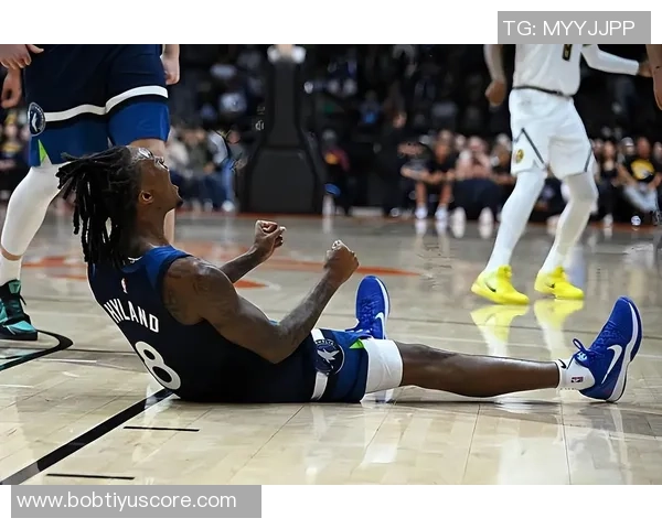 兰德尔全能表现助球队大胜19分10板12助攻正负值高达43 兰德尔全能表现助球队大胜19分10板12助攻正负值高达43